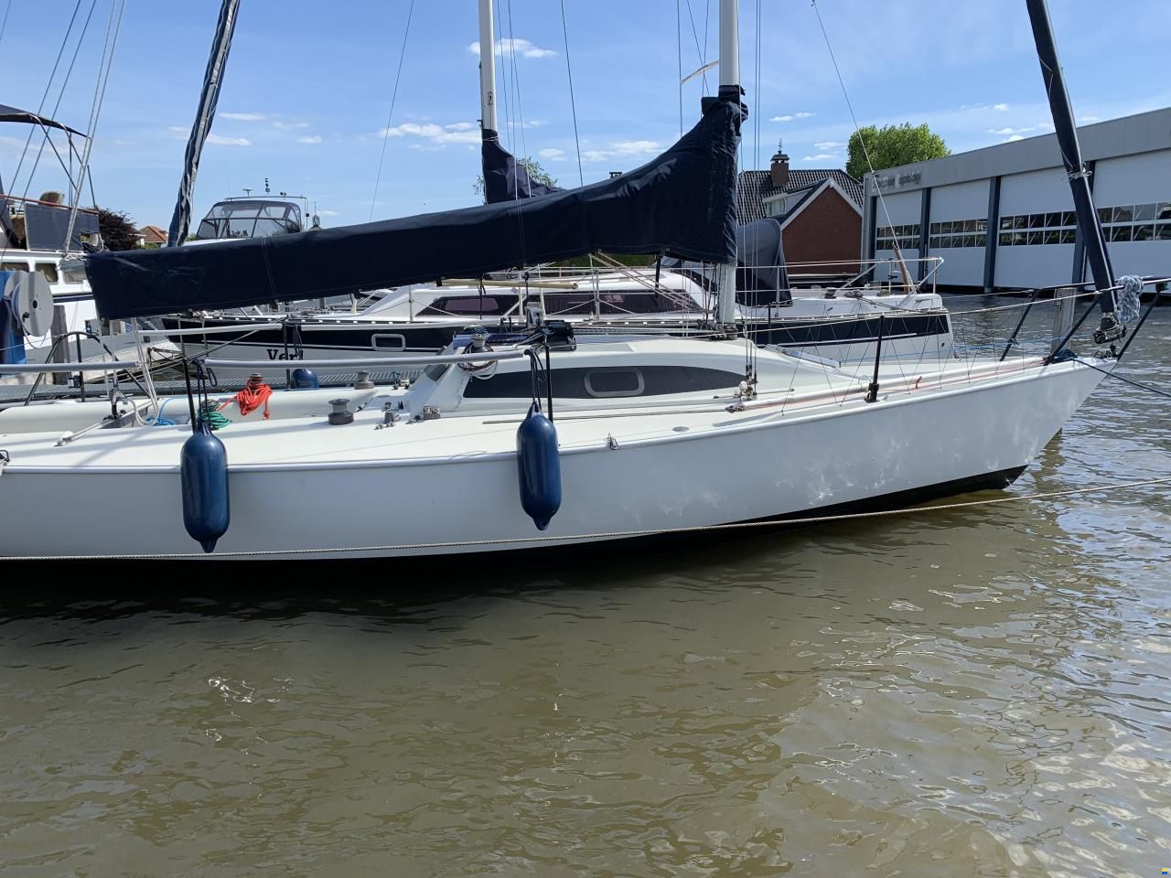 Hunter Formula 28