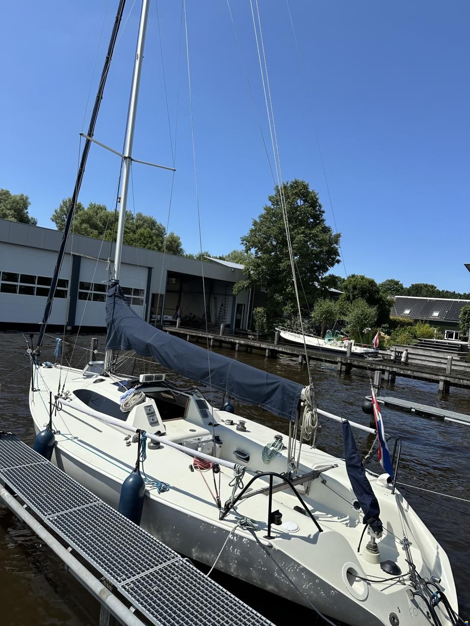 Hunter Formula 28