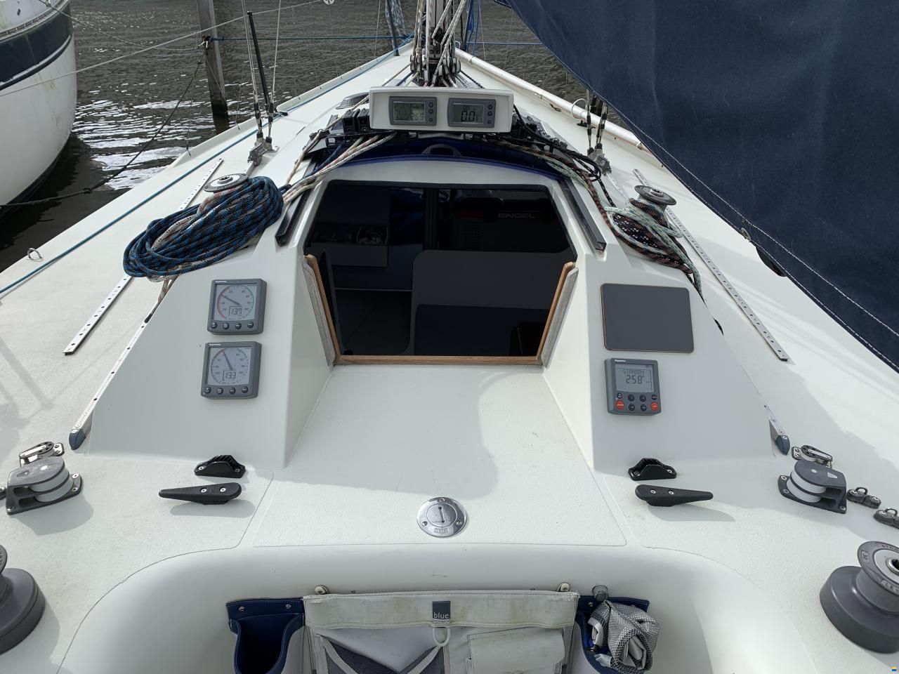 Hunter Formula 28