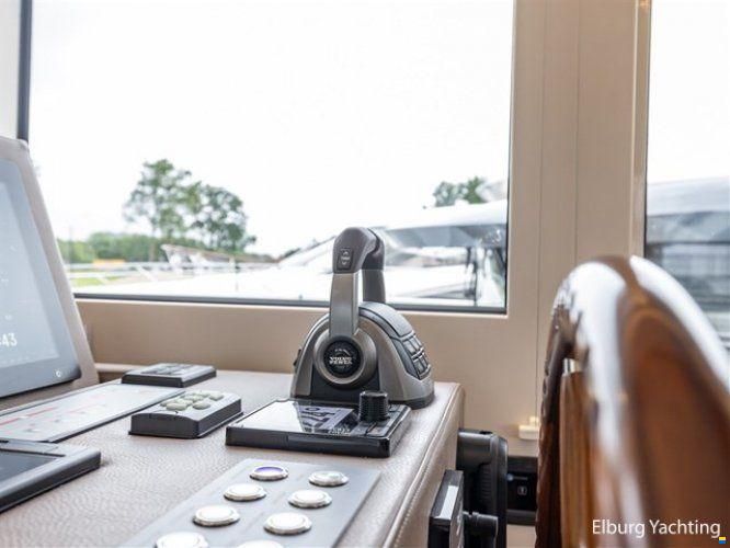 Van den Hoven Executive 18.50