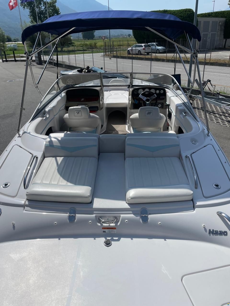 Four Winns Horizon 210