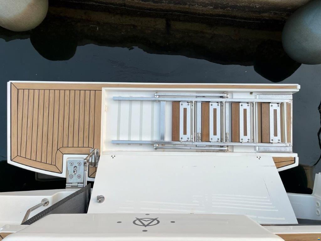 Hanse 548