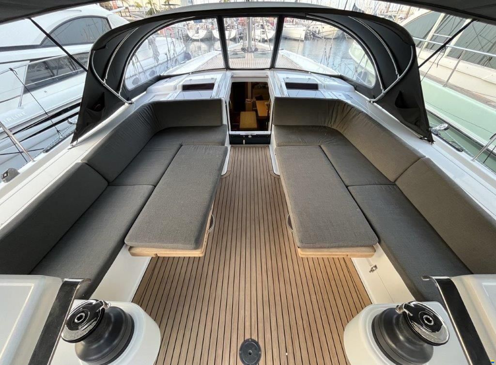 Hanse 548