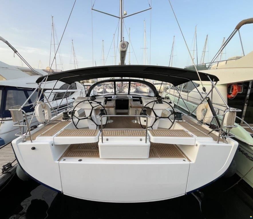 Hanse 548