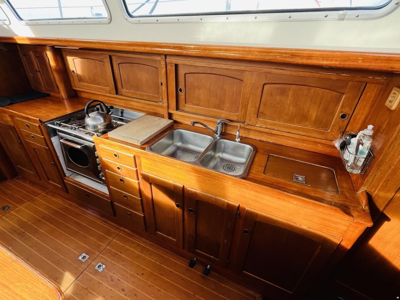 Helmsman 49DS