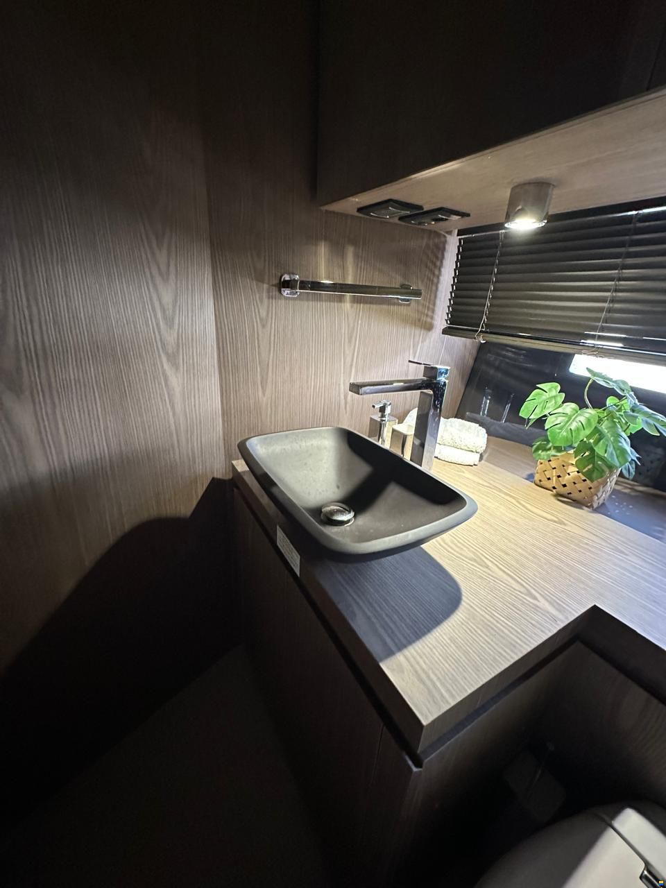 Invictus TT460