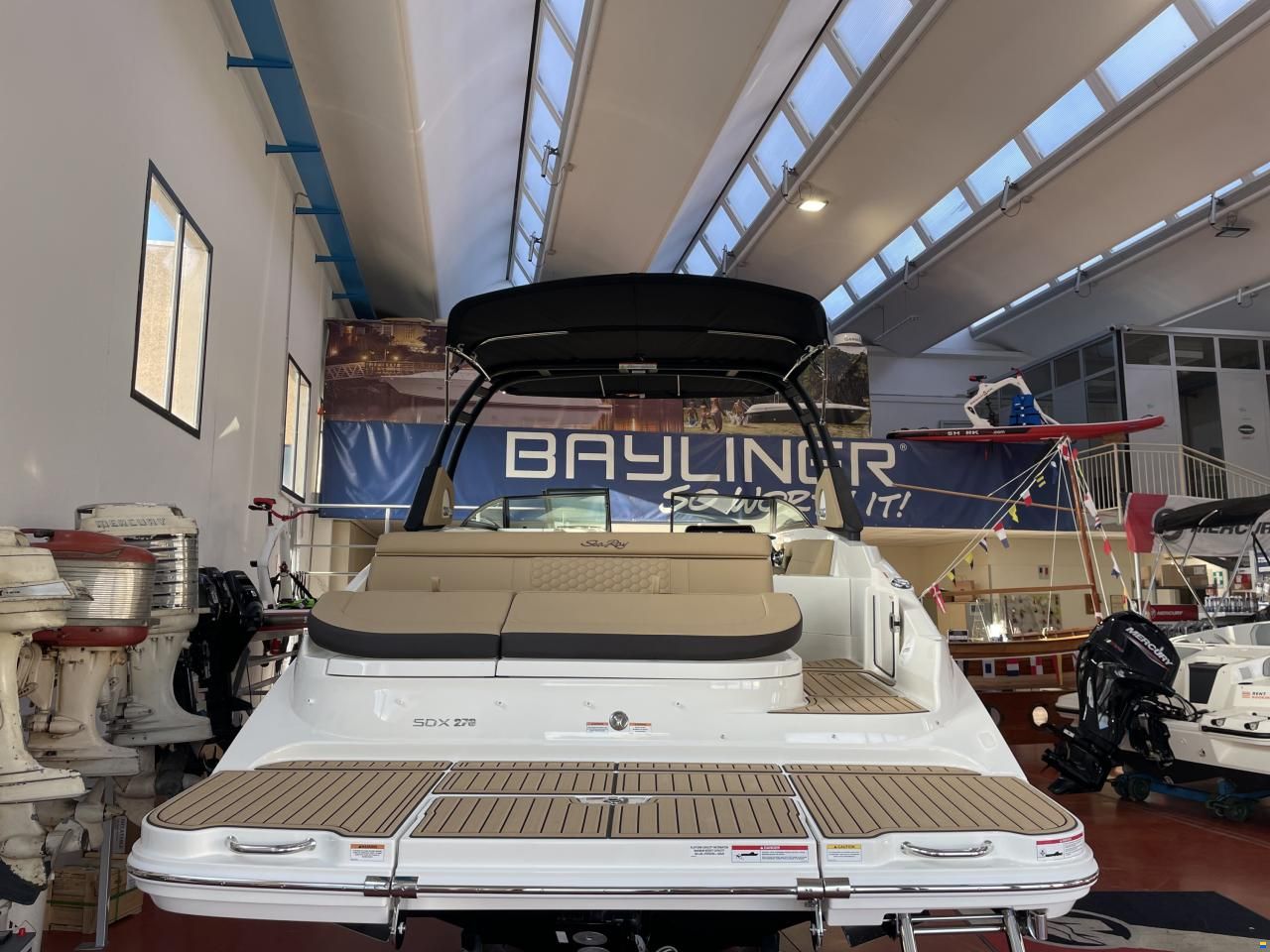 Sea Ray SDX 270