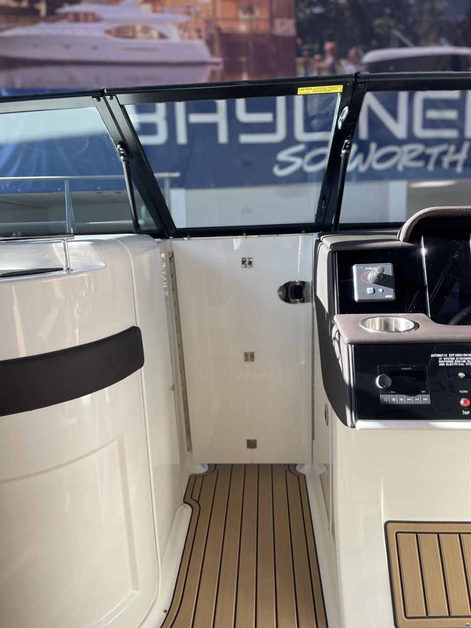 Sea Ray SDX 270
