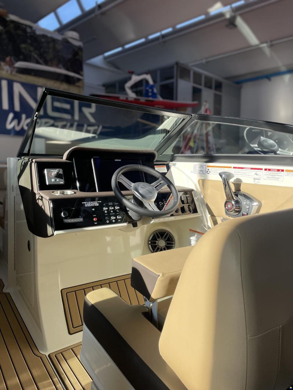 Sea Ray SDX 270