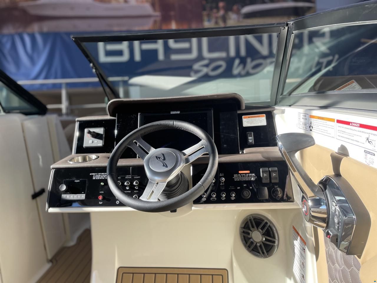 Sea Ray SDX 270