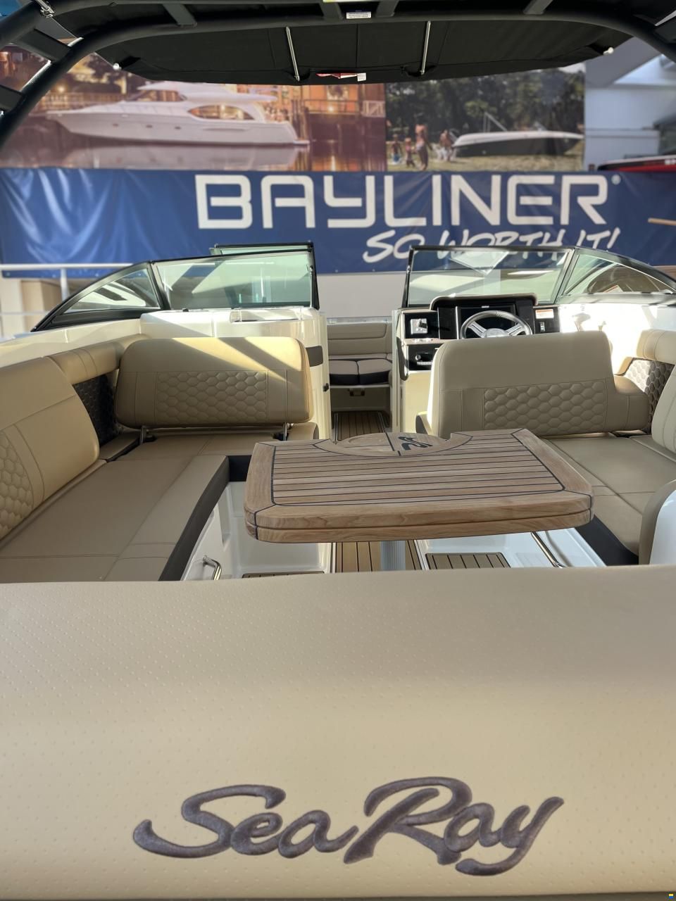 Sea Ray SDX 270