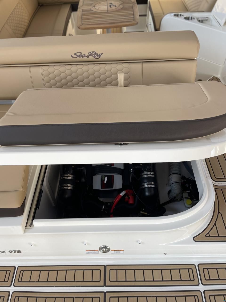 Sea Ray SDX 270