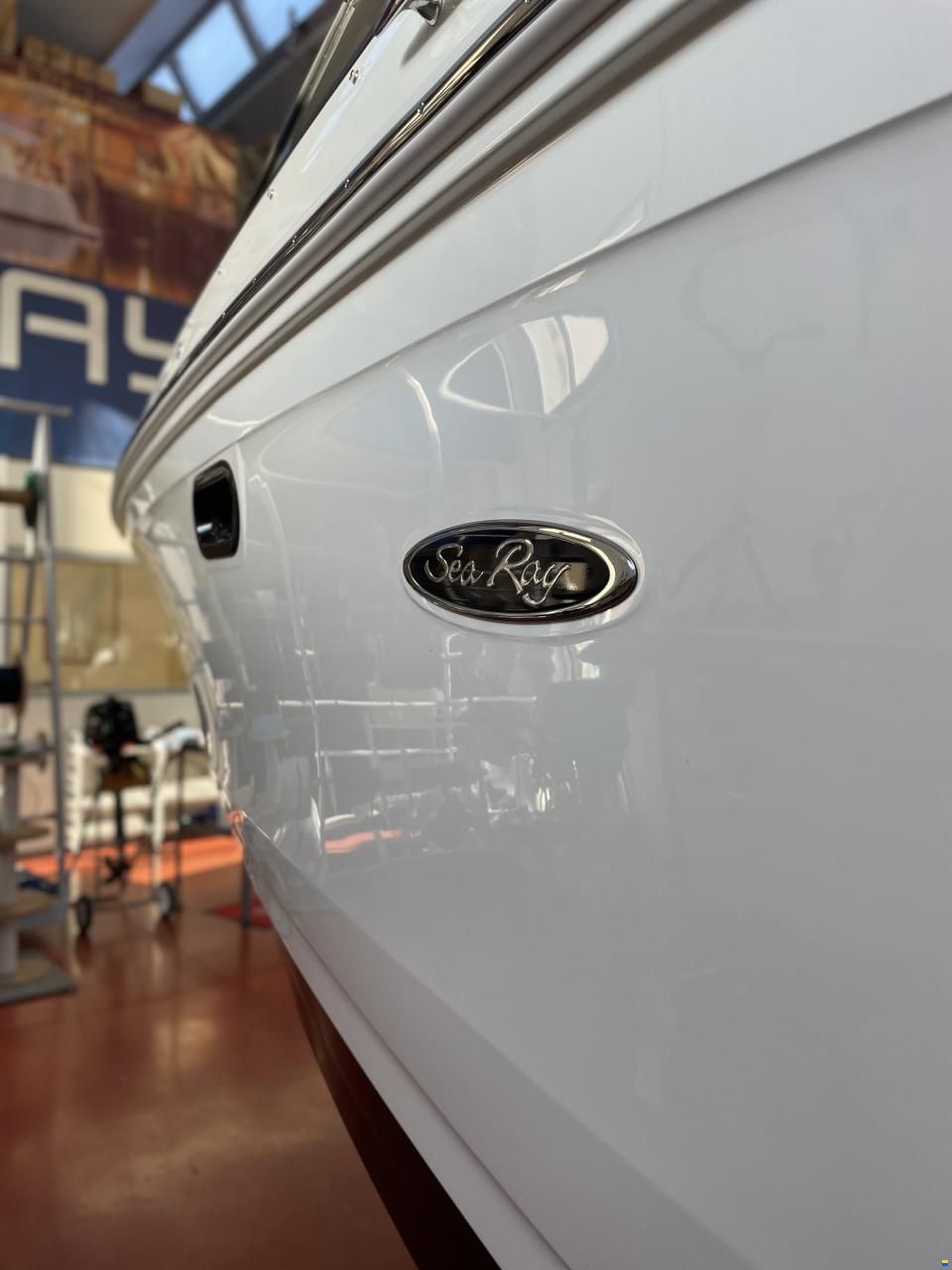 Sea Ray SDX 270