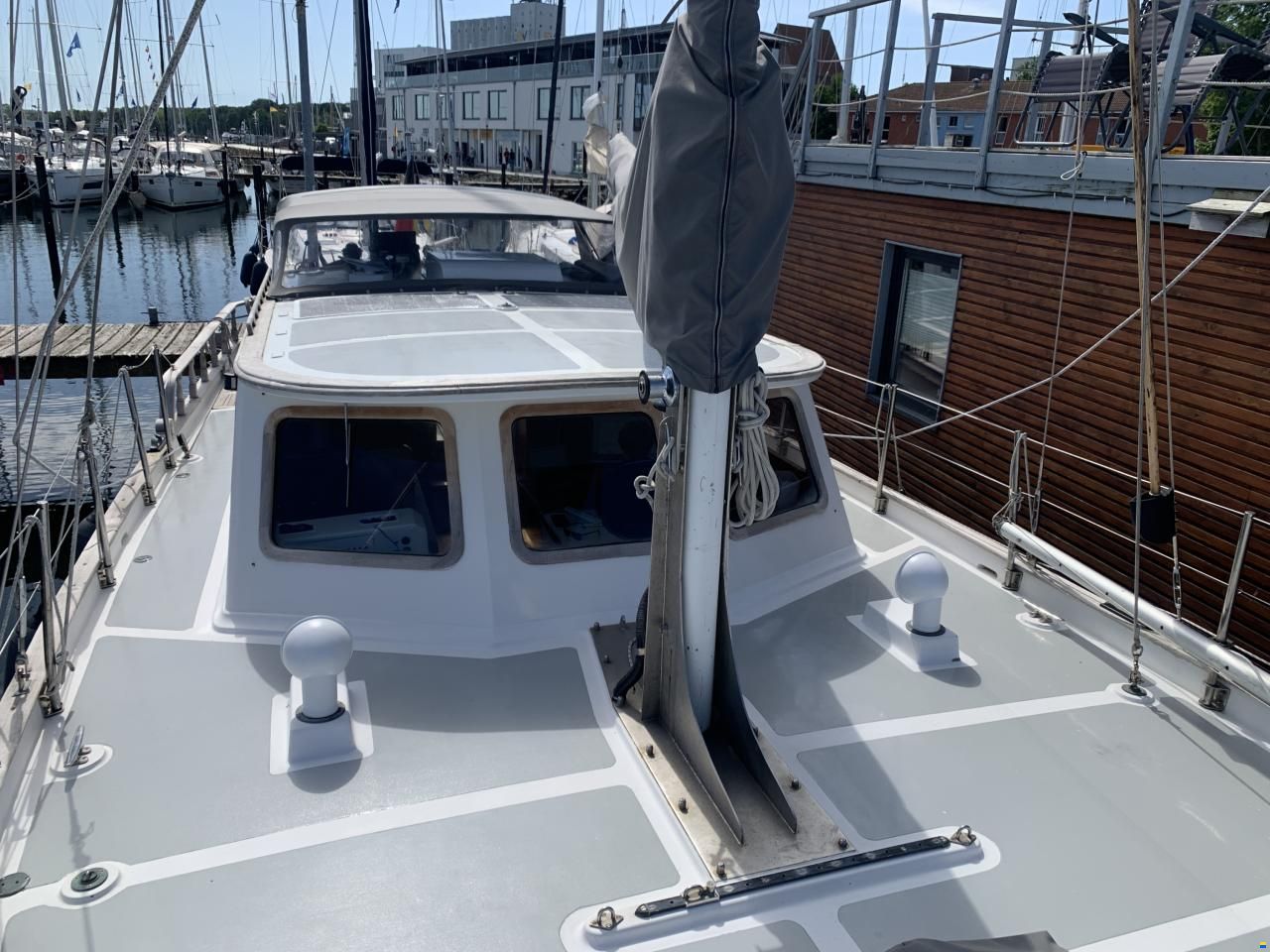 Island Trader 40