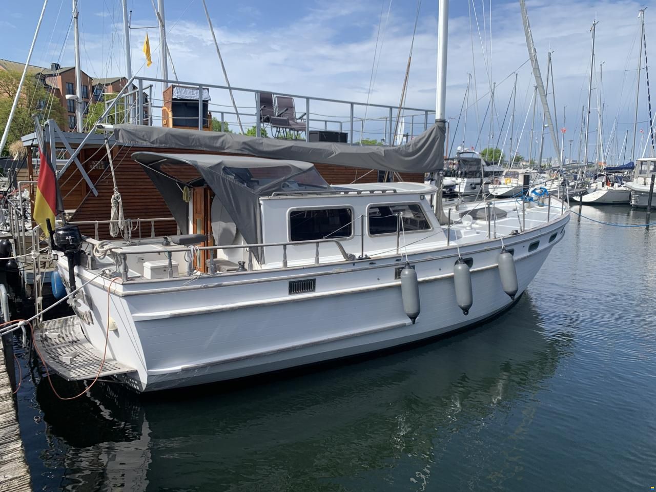 Island Trader 40