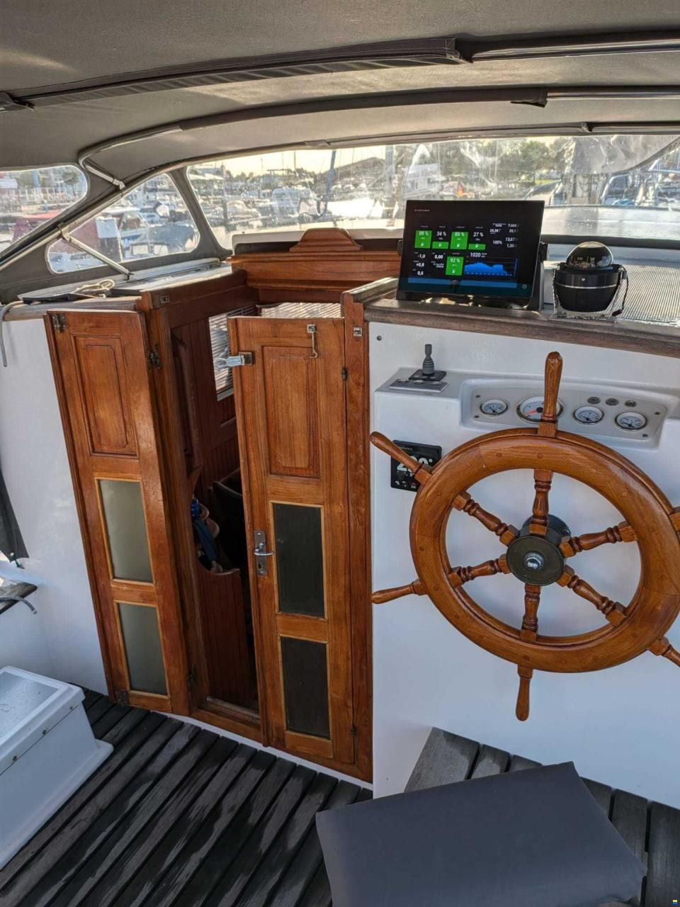 Island Trader 40