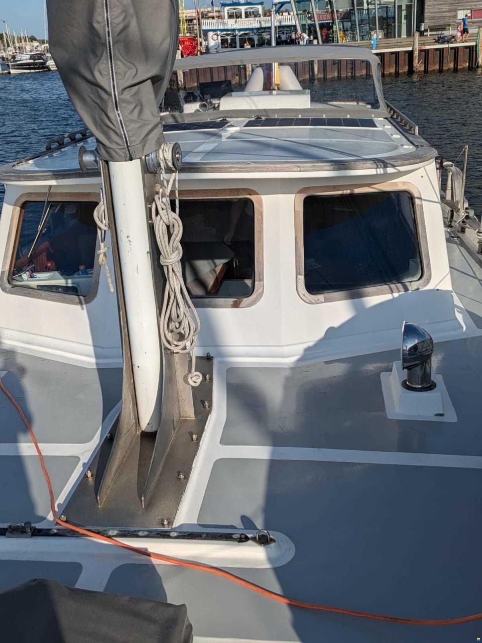 Island Trader 40