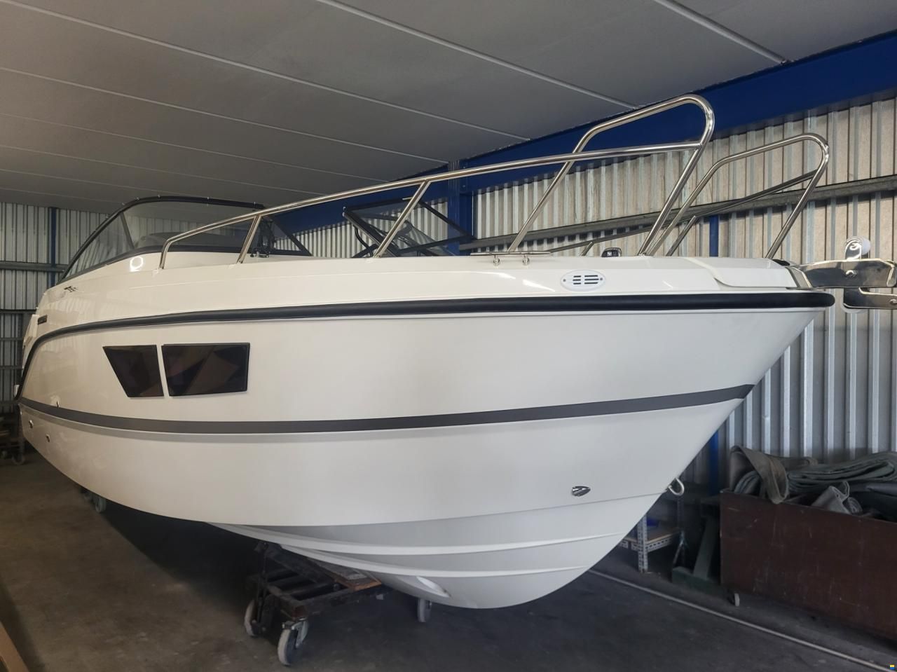Quicksilver Activ 805 cruiser