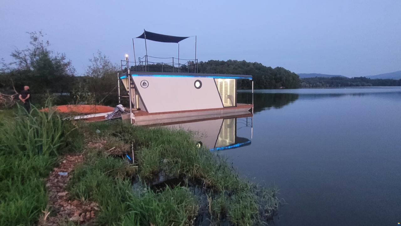 HOUSEBOAT SCHAB HB 9,3x3  (10x3)