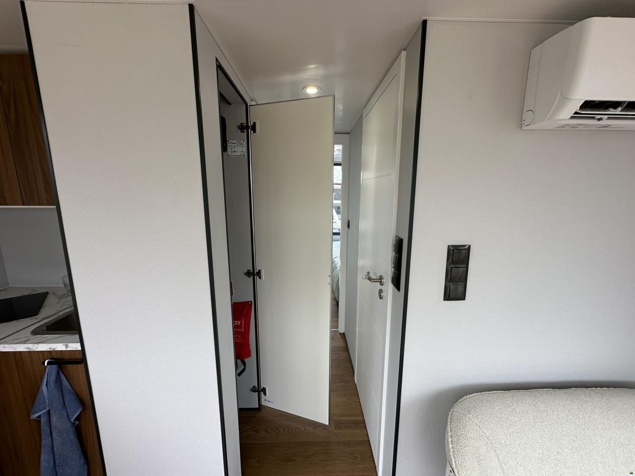 La Mare Houseboat STB 4.0 (Canalboat 4)