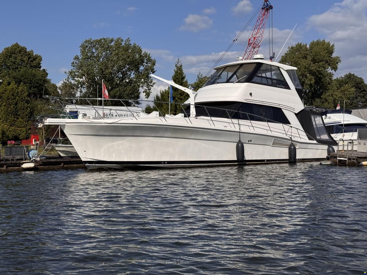Riviera 48 Fly