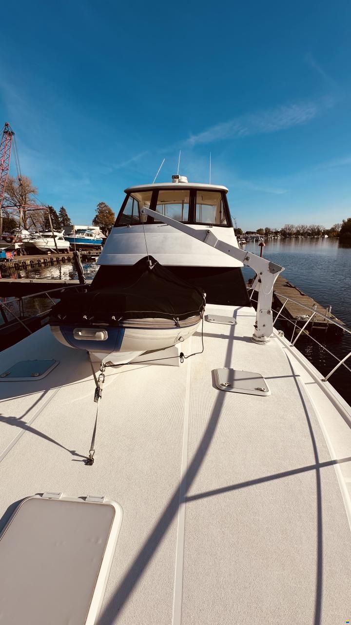 Riviera 48 Fly