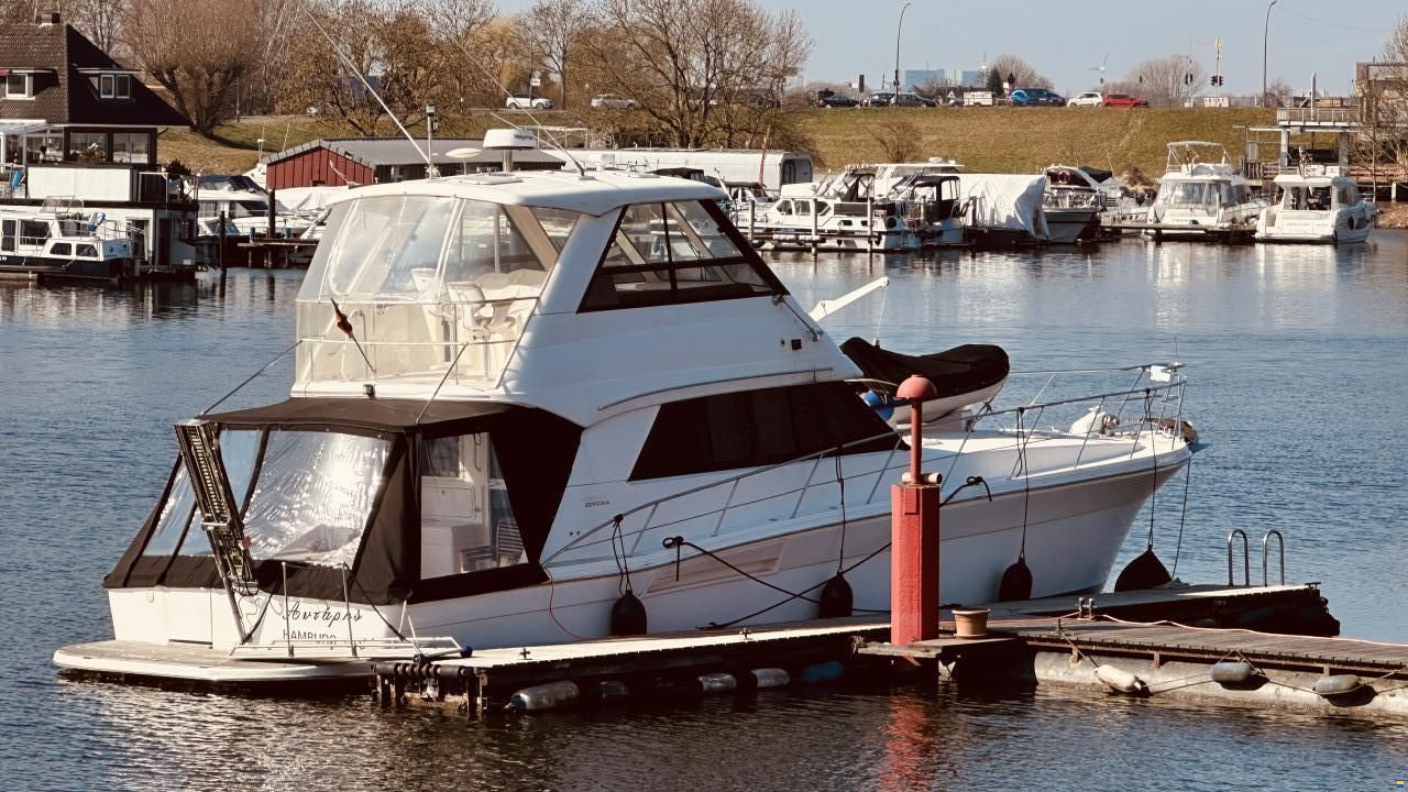 Riviera 48 Fly
