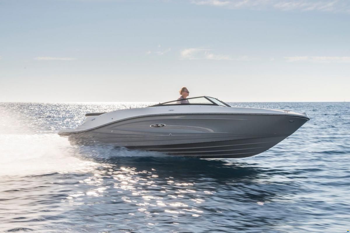 Sea Ray 230 SPX Bowrider