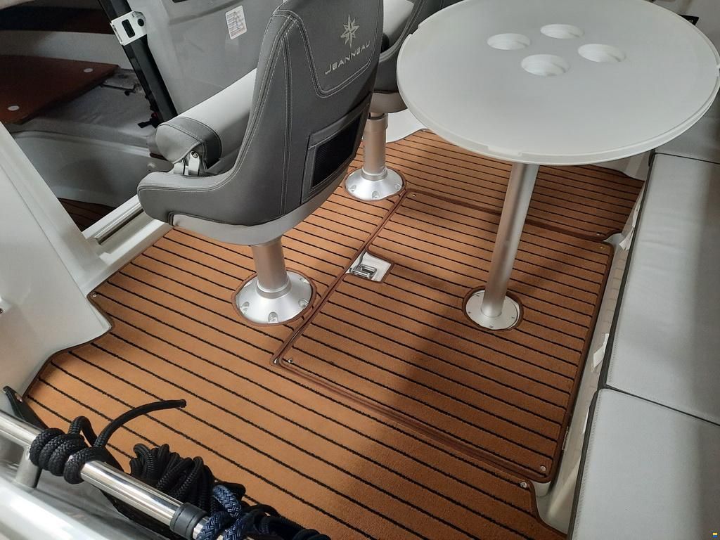 Jeanneau Sonstige Bootsteppich