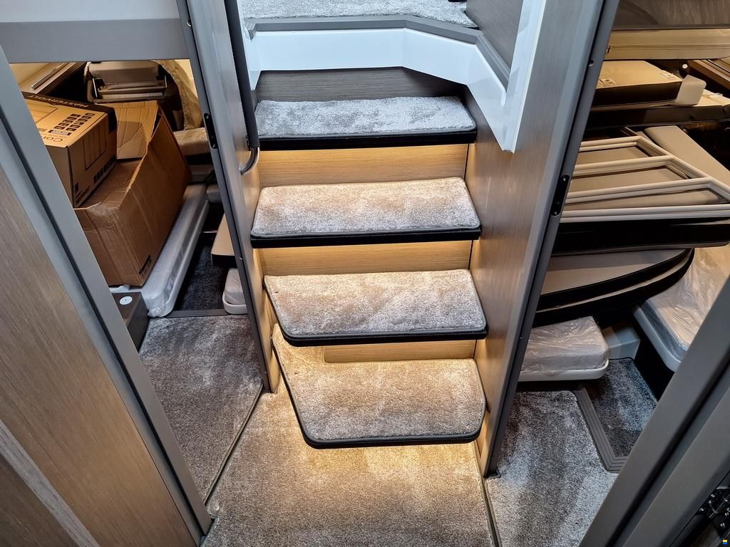 Jeanneau Sonstige Bootsteppich