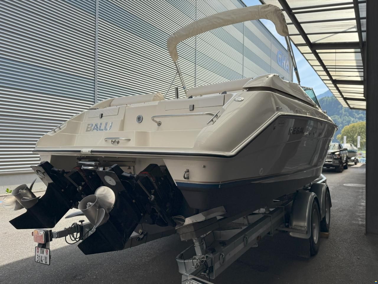 Regal Ventura 8.3 SC Cuddy