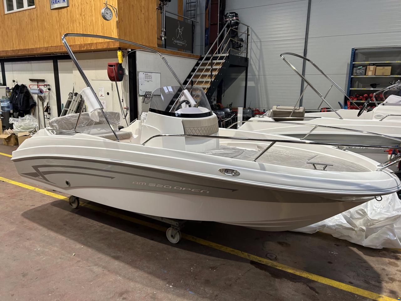 AM Yacht 520 Open