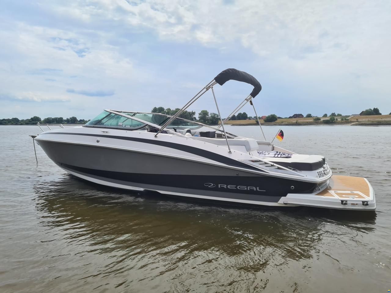 Regal 2550