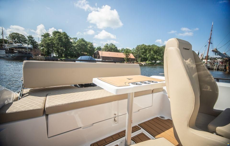 Compass Boats 6s