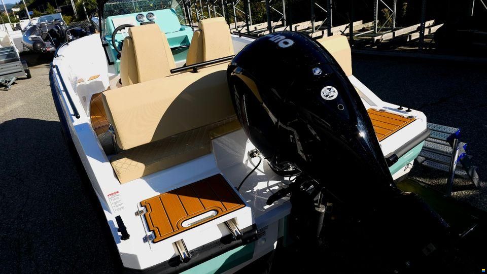 Compass Boats 6s