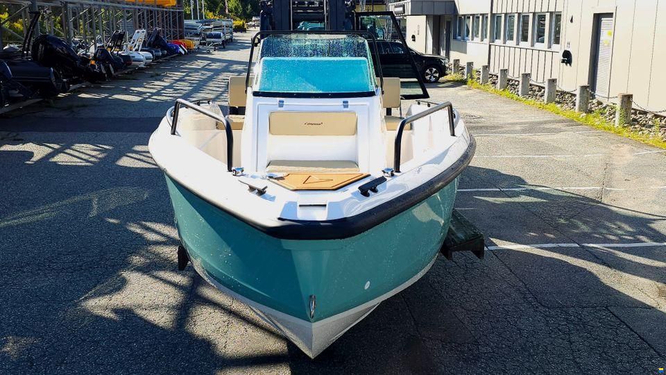 Compass Boats 6s