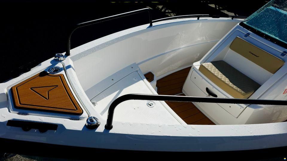 Compass Boats 6s
