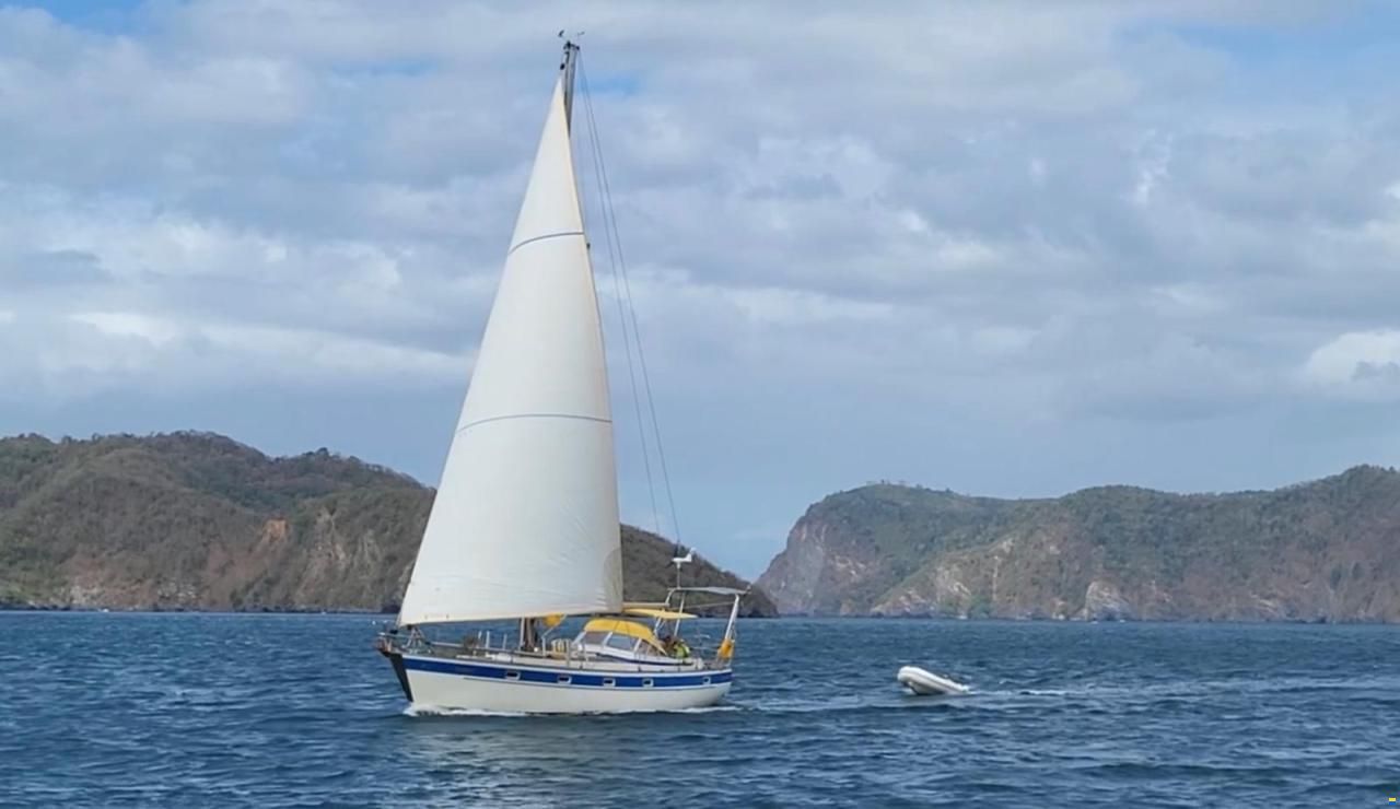 Hallberg-Rassy 382