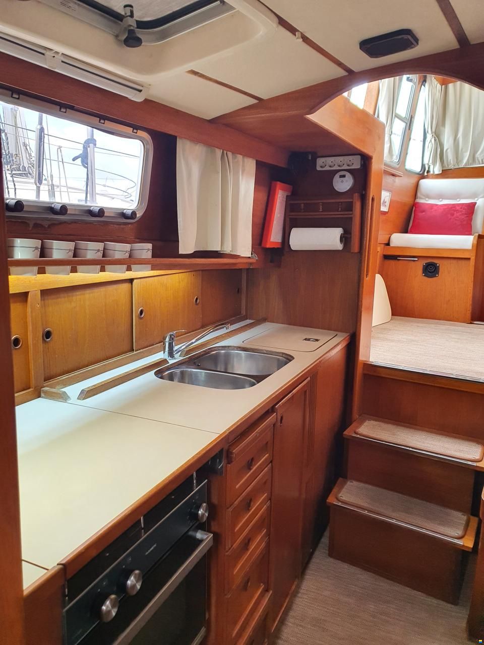 Nauticat 33
