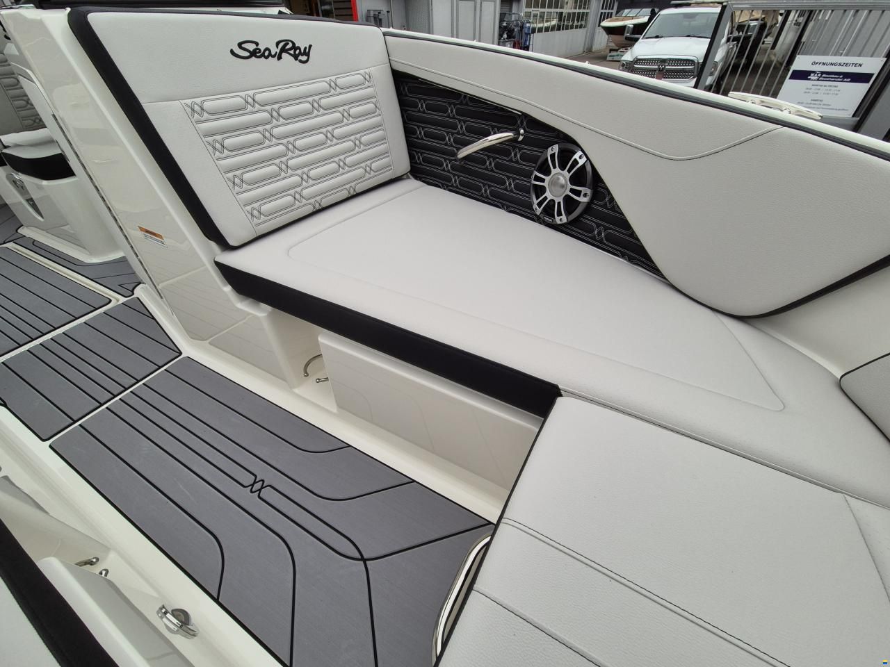 Sea Ray SPX 210 Europe