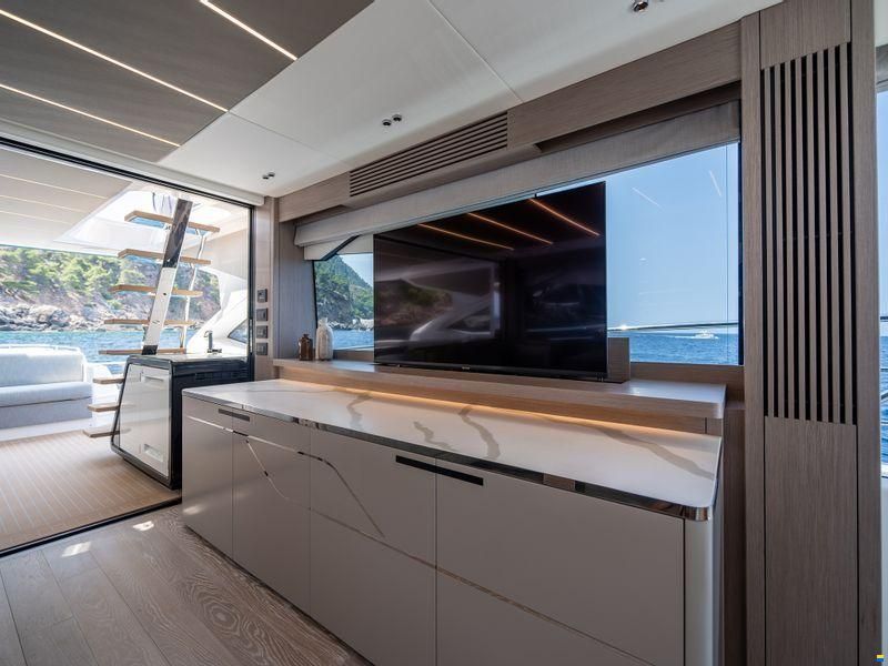 Sunseeker 75 Sport Yacht
