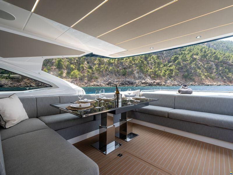 Sunseeker 75 Sport Yacht
