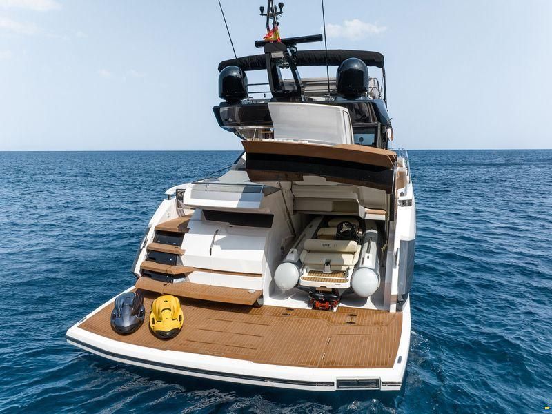 Sunseeker 75 Sport Yacht