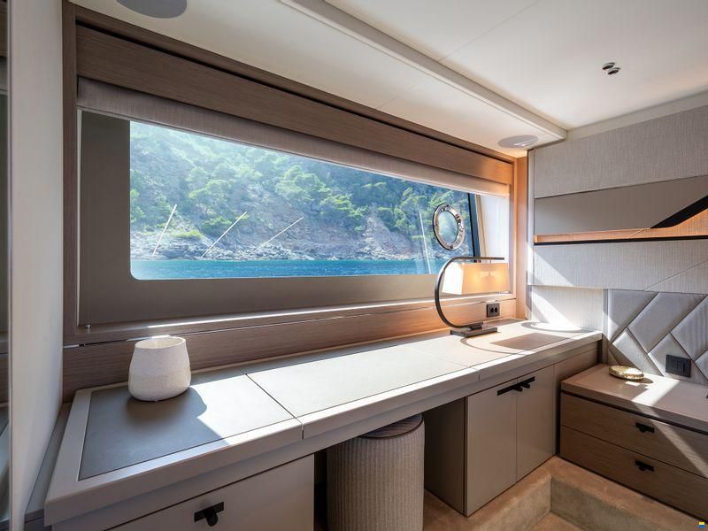 Sunseeker 75 Sport Yacht