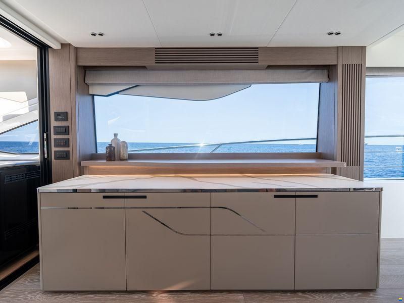 Sunseeker 75 Sport Yacht