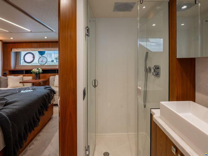 Sunseeker Predator 68