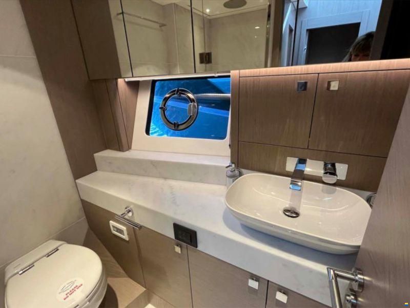 Sunseeker Manhattan 68