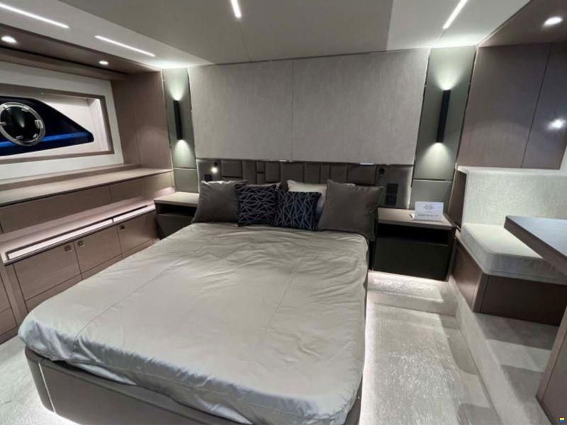 Sunseeker Manhattan 68