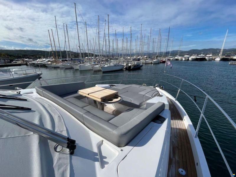 Sunseeker Manhattan 68