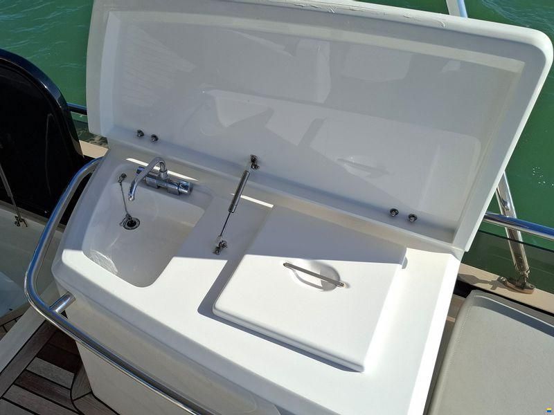 Sunseeker Manhattan 53